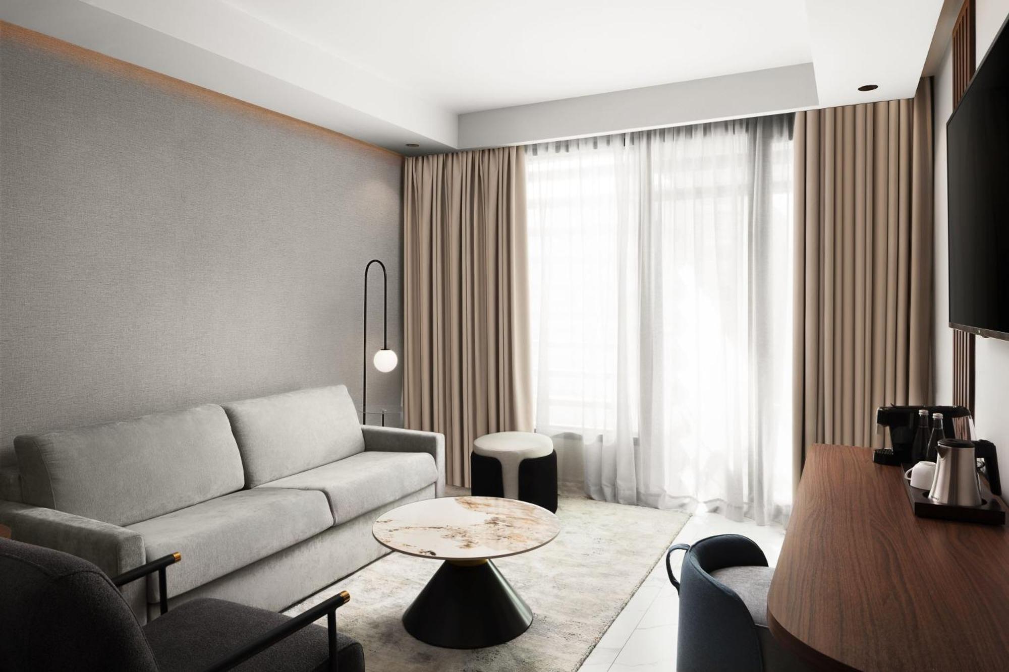 Courtyard By Marriott Downtown 4*